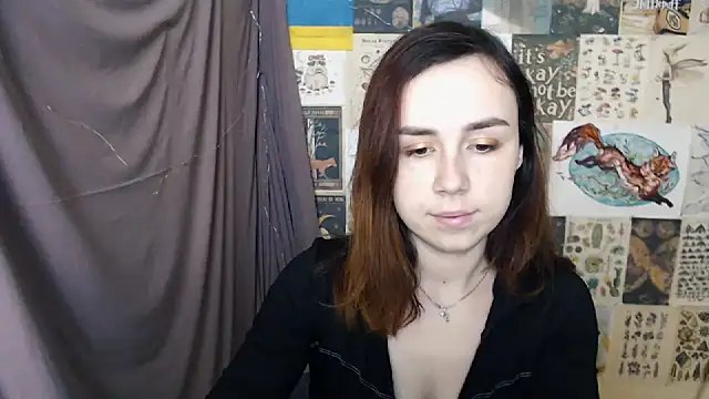 Snapshot of VeryVeryVeryShy_ chatting on 12/19/24, 06:45 VeryVeryVeryShy online show from 12/19/24, 06:45