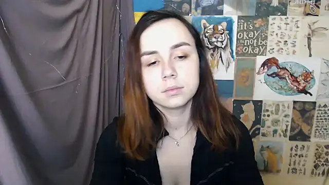 Snapshot of VeryVeryVeryShy_ chatting on 12/19/24, 12:56 VeryVeryVeryShy online show from 12/19/24, 12:56