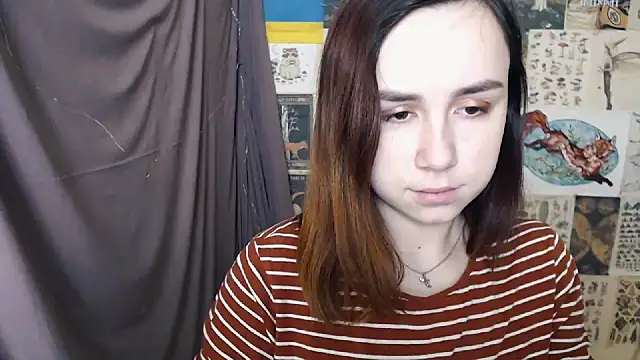 Snapshot of VeryVeryVeryShy_ chatting on 12/20/24, 06:29 VeryVeryVeryShy online show from 12/20/24, 06:29