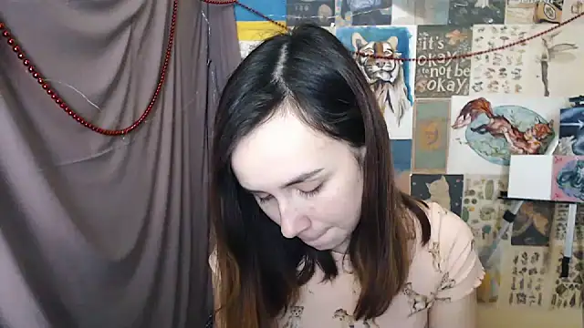 Snapshot of VeryVeryVeryShy_ chatting on 12/22/24, 11:33 VeryVeryVeryShy online show from 12/22/24, 11:33