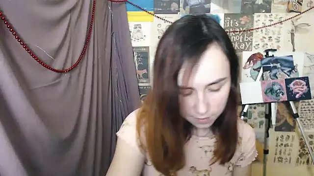 Snapshot of VeryVeryVeryShy_ chatting on 12/22/24, 02:38 VeryVeryVeryShy online show from 12/22/24, 02:38