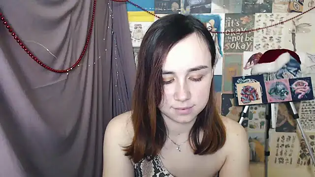 Snapshot of VeryVeryVeryShy_ chatting on 12/25/24, 11:43 VeryVeryVeryShy online show from 12/25/24, 11:43