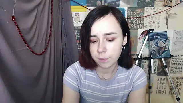 Snapshot of VeryVeryVeryShy_ chatting on 01/04/25, 06:41 VeryVeryVeryShy online show from 01/04/25, 06:41