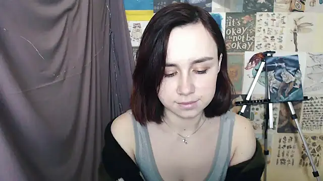 Snapshot of VeryVeryVeryShy_ chatting on 01/22/25, 06:52 VeryVeryVeryShy online show from 01/22/25, 06:52