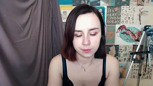 Snapshot of VeryVeryVeryShy_ chatting on 01/27/25, 06:52 VeryVeryVeryShy online show from 01/27/25, 06:52