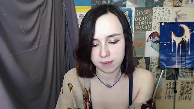 Snapshot of VeryVeryVeryShy_ chatting on 02/09/25, 01:35 VeryVeryVeryShy online show from 02/09/25, 01:35