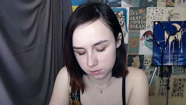 Snapshot of VeryVeryVeryShy_ chatting on 02/20/25, 12:47 VeryVeryVeryShy online show from 02/20/25, 12:47