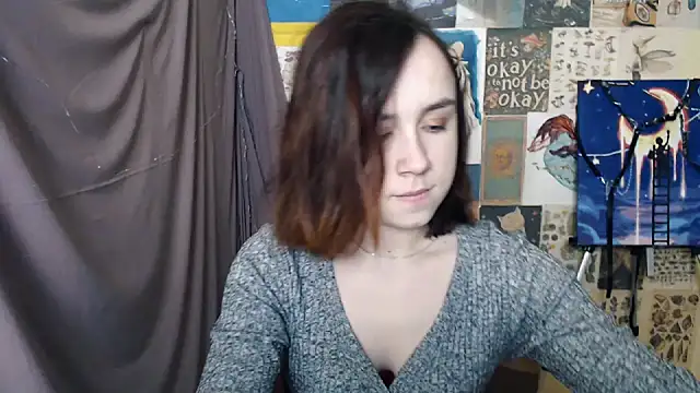 Snapshot of VeryVeryVeryShy_ chatting on 02/21/25, 06:40 VeryVeryVeryShy online show from 02/21/25, 06:40