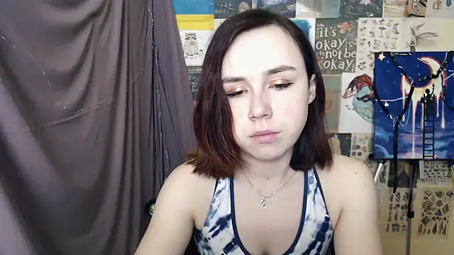 Snapshot of VeryVeryVeryShy_ chatting on 02/22/25, 06:28 VeryVeryVeryShy online show from 02/22/25, 06:28