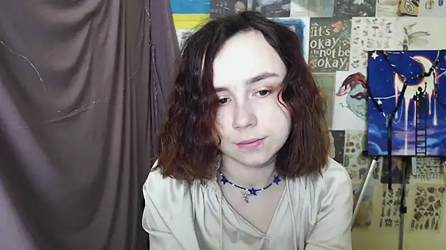 Snapshot of VeryVeryVeryShy_ chatting on 02/23/25, 06:49 VeryVeryVeryShy online show from 02/23/25, 06:49