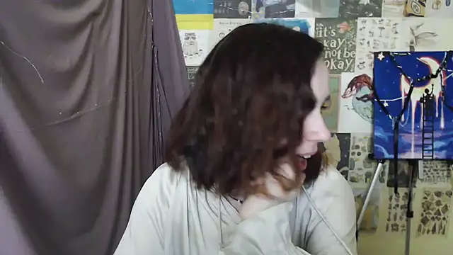 Snapshot of VeryVeryVeryShy_ chatting on 02/23/25, 12:59 VeryVeryVeryShy online show from 02/23/25, 12:59