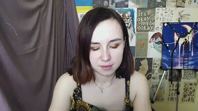 Snapshot of VeryVeryVeryShy_ chatting on 03/01/25, 12:56 VeryVeryVeryShy online show from 03/01/25, 12:56