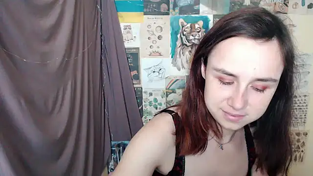 Snapshot of VeryVeryVeryShy_ chatting on 09/23/25, 05:32 VeryVeryVeryShy online show from 09/23/25, 05:32