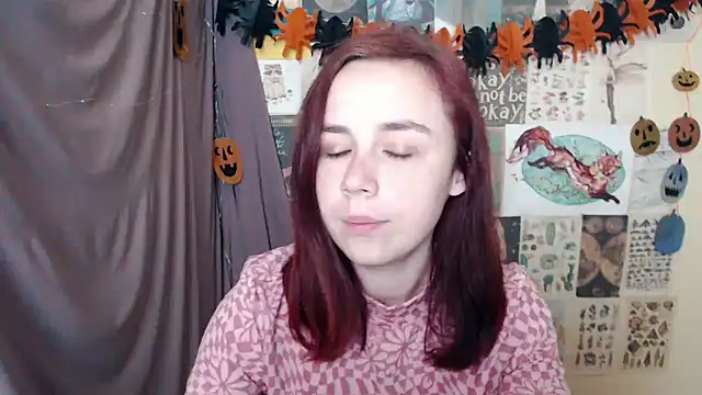 Snapshot of VeryVeryVeryShy_ chatting on 10/09/25, 05:49 VeryVeryVeryShy online show from 10/09/25, 05:49