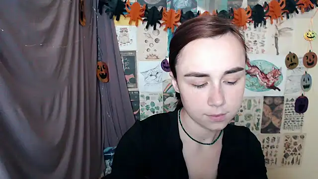 Snapshot of VeryVeryVeryShy_ chatting on 10/20/25, 05:52 VeryVeryVeryShy online show from 10/20/25, 05:52