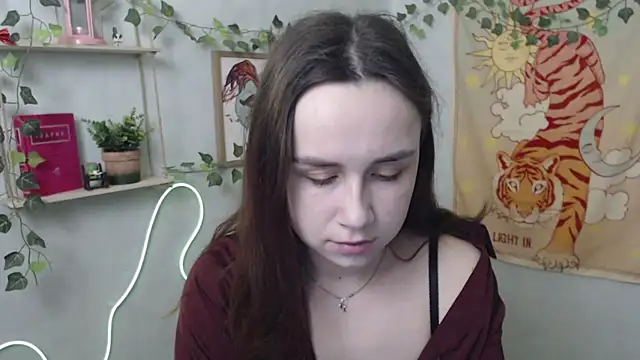 VeryVeryVeryShy  online show from 04/21/26, 05:36