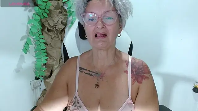 bety-cum2 online show from 04/21/26, 10:45