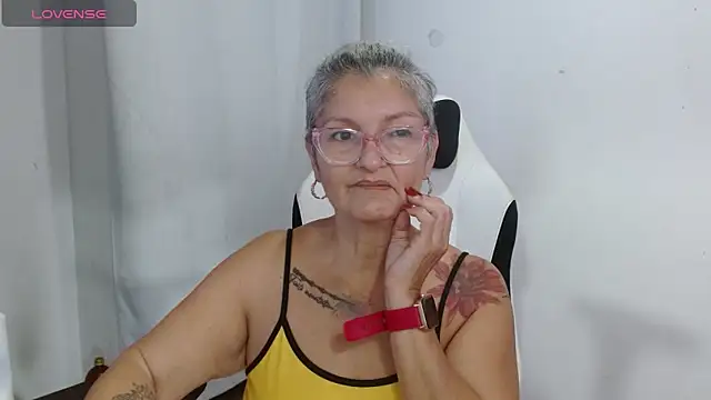 Snapshot of bety-cum2 chatting on 05/02/26, 11:26 bety-cum2 online show from 05/02/26, 11:26