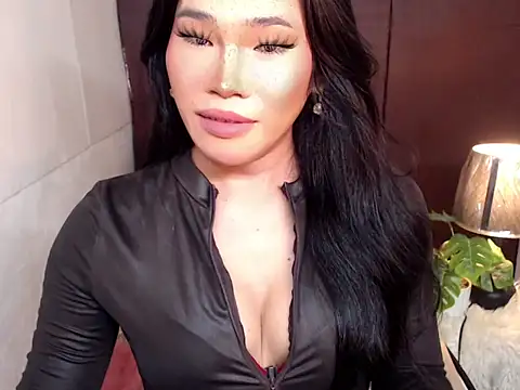 Ur Fantastic Lina online show from 04/12/26, 09:42