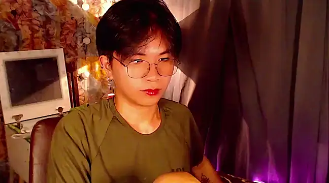 Snapshot of Sexy_Handsome_Drex chatting on 12/29/24, 06:05 Sexy Handsome Drex online show from 12/29/24, 06:05