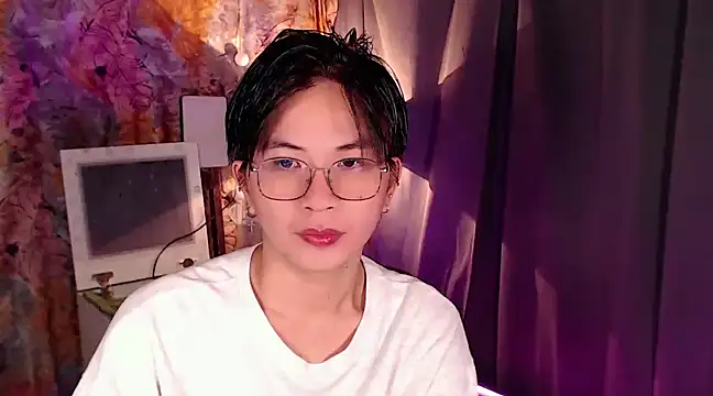 Snapshot of Sexy_Handsome_Drex chatting on 01/01/25, 09:17 Sexy Handsome Drex online show from 01/01/25, 09:17