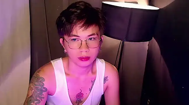 Snapshot of Sexy_Handsome_Drex chatting on 03/04/25, 08:35 Sexy Handsome Drex online show from 03/04/25, 08:35