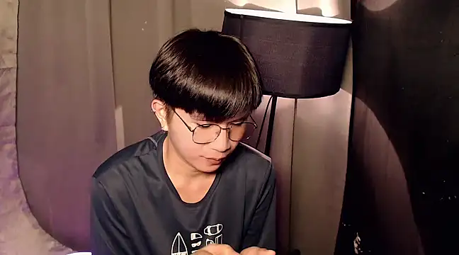 Snapshot of Sexy_Handsome_Drex chatting on 03/06/25, 09:03 Sexy Handsome Drex online show from 03/06/25, 09:03