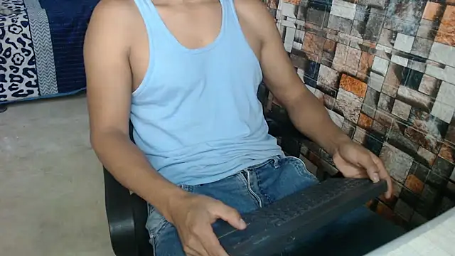 Snapshot of sexatlexx chatting on 02/14/26, 02:47 sexatlexx online show from 02/14/26, 02:47