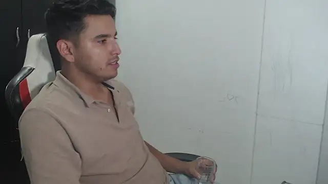 Snapshot of kylian_07 chatting on 12/04/25, 03:05 kylian 07 online show from 12/04/25, 03:05