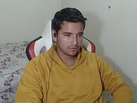 Snapshot of kylian_07 chatting on 03/25/26, 02:17 kylian 07 online show from 03/25/26, 02:17
