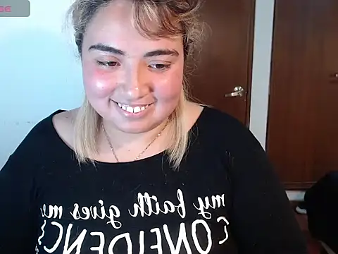 Snapshot of yini_angel chatting on 06/06/26, 01:11 yini angel online show from 06/06/26, 01:11