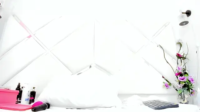 Snapshot of AgathaPember chatting on 02/09/25, 01:14 AgathaPember online show from 02/09/25, 01:14