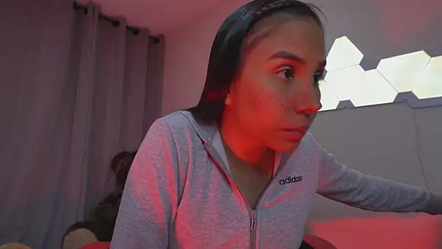 Snapshot of Dubois_Amy chatting on 02/20/25, 02:40 Dubois Amy online show from 02/20/25, 02:40