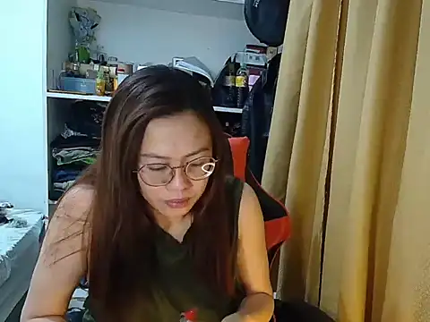 crizzybel online show from 04/15/26, 09:04