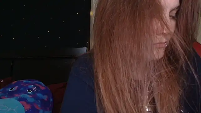 Snapshot of ToxicLilly chatting on 11/15/25, 09:39 ToxicLilly online show from 11/15/25, 09:39