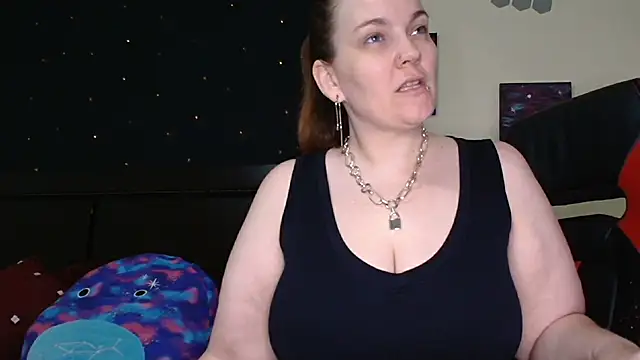 Snapshot of ToxicLilly chatting on 12/16/25, 08:30 ToxicLilly online show from 12/16/25, 08:30