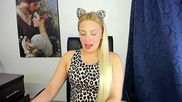 Snapshot of Martina_smth chatting on 10/14/25, 11:16 Martina smth online show from 10/14/25, 11:16
