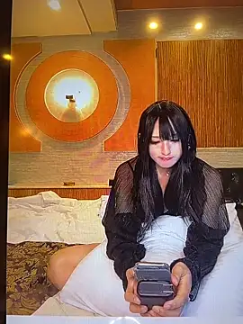 Chika-ch online show from 10/15/25, 04:45