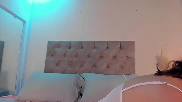 isa kiss online show from 02/02/26, 12:15