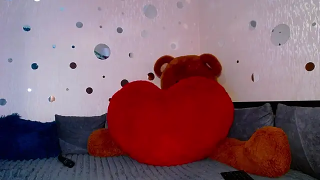 Snapshot of GENTLY--EVIL chatting on 03/14/25, 12:32 GENTLY--EVIL online show from 03/14/25, 12:32