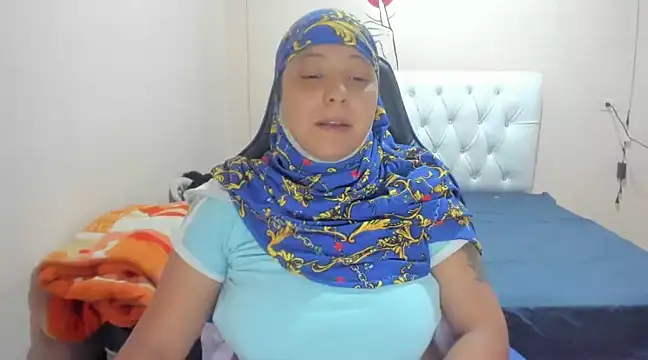 Leylafourniert online show from 02/10/25, 11:02