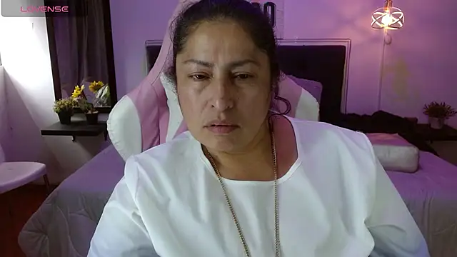 Keyla01  online show from 10/27/25, 06:34