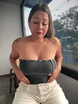 Snapshot of ValeryGrey chatting on 02/28/25, 10:50 ValeryGrey online show from 02/28/25, 10:50