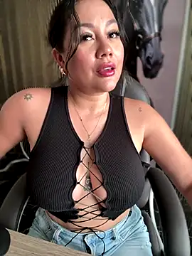 Snapshot of ValeryGrey chatting on 10/17/25, 06:21 ValeryGrey online show from 10/17/25, 06:21