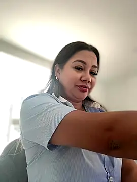 Snapshot of ValeryGrey chatting on 11/11/25, 04:51 ValeryGrey online show from 11/11/25, 04:51