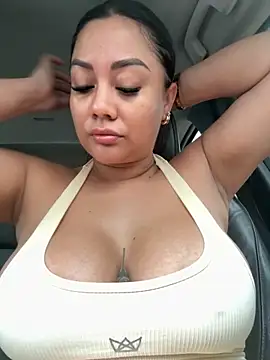 Snapshot of ValeryGrey chatting on 11/30/25, 02:21 ValeryGrey online show from 11/30/25, 02:21