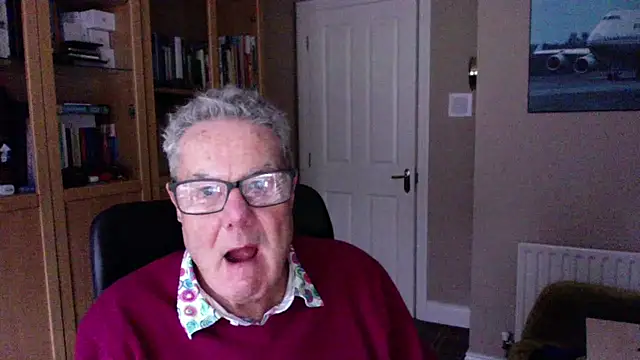 Snapshot of Oldpistolpete chatting on 12/04/24, 02:04 Oldpistolpete online show from 12/04/24, 02:04