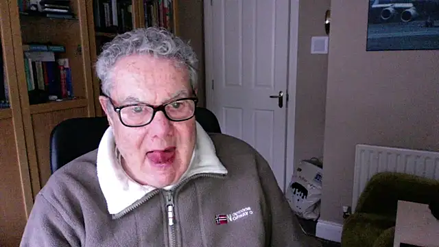 Snapshot of Oldpistolpete chatting on 01/05/25, 01:26 Oldpistolpete online show from 01/05/25, 01:26