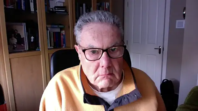 Snapshot of Oldpistolpete chatting on 01/16/25, 10:21 Oldpistolpete online show from 01/16/25, 10:21