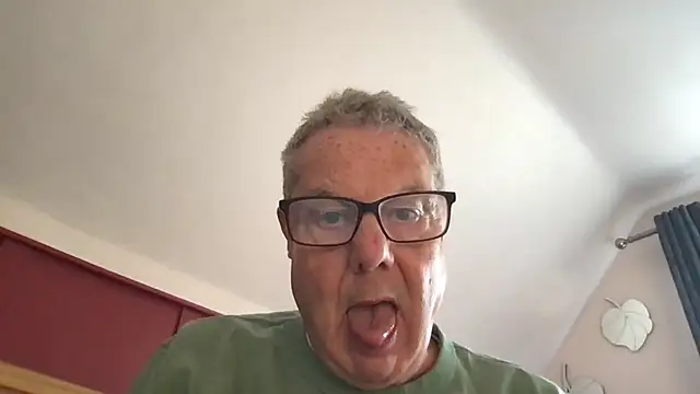 Snapshot of Oldpistolpete chatting on 03/14/25, 05:02 Oldpistolpete online show from 03/14/25, 05:02